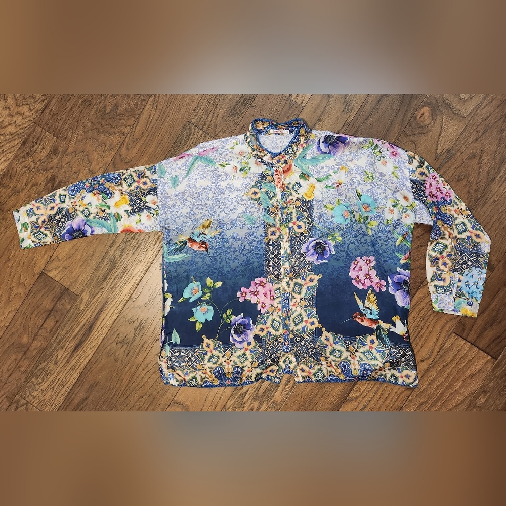 Johnny Was Button Up Size Small 100% Silk Like New Smoke Free Home